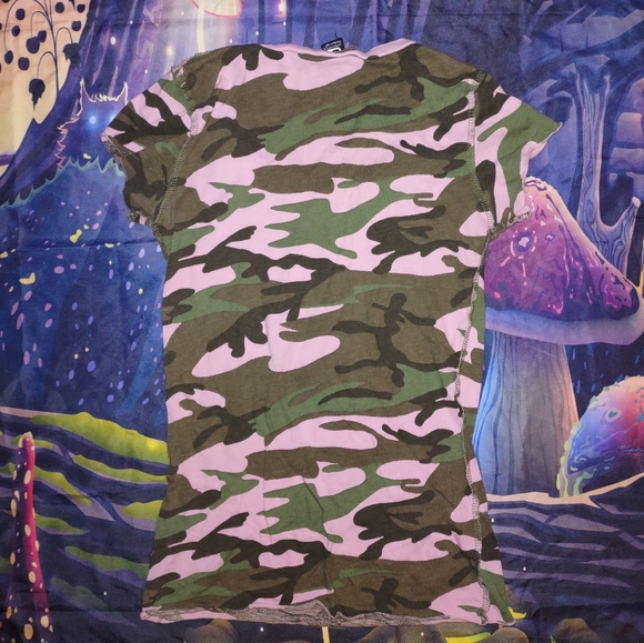 Vintage Y2K Pink Camo Top - Picture 3 of 11